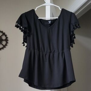 Into the sun black top with fancy short sleeves blouse black